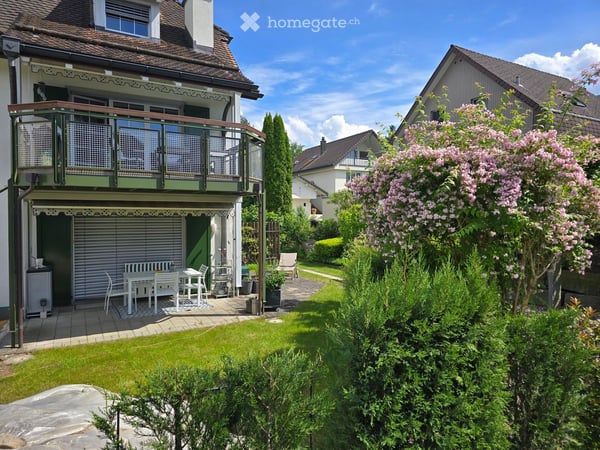 Grosszügige 4.5 Zimmer-Wohnung mit Gartensitzplatz in ruhiger Lage in Galgenen 15