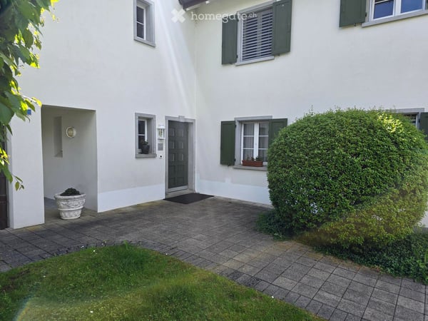 Grosszügige 4.5 Zimmer-Wohnung mit Gartensitzplatz in ruhiger Lage in Galgenen 4