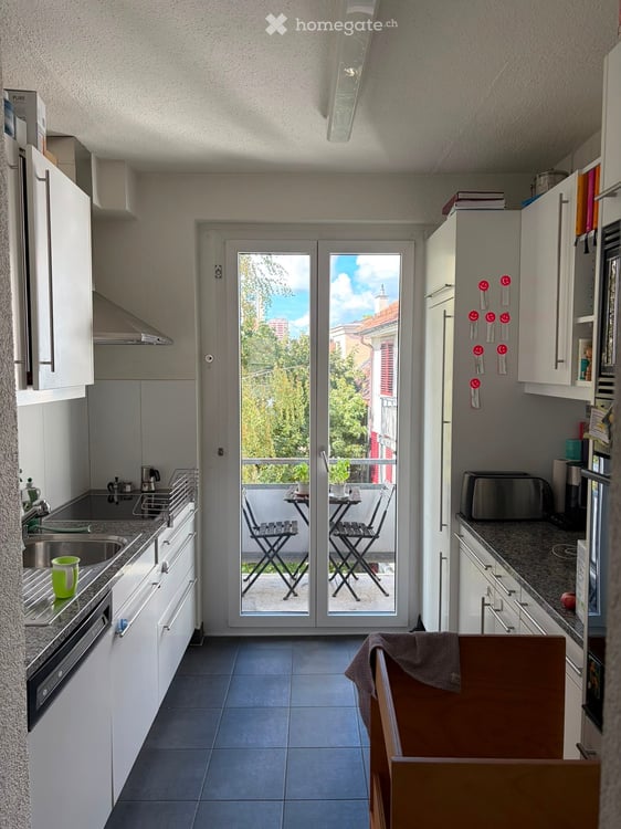 Helle Wohnung mit integriertem Mansardenzimmer im Chreis 4 6