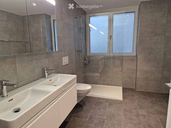 Grosszügige moderne 2.5-Zimmer-Wohnung mit Balkon in Dietikon 5