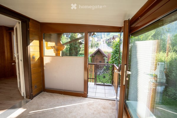 Charmante 5½-Zimmer-Wohnung im Chalet mit Wintergarten und grossem Privatgarten 10