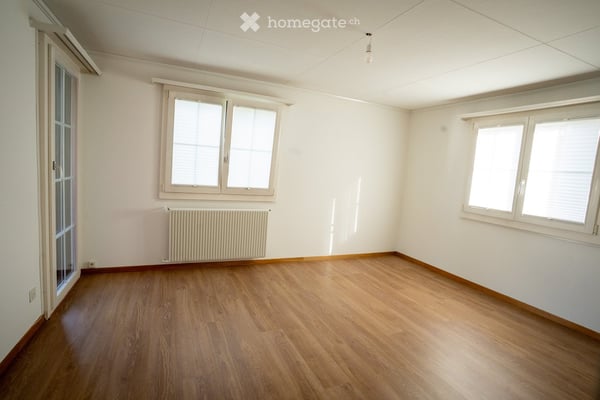Charmante 5½-Zimmer-Wohnung im Chalet mit Wintergarten und grossem Privatgarten 16