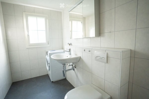 Charmante 5½-Zimmer-Wohnung im Chalet mit Wintergarten und grossem Privatgarten 18