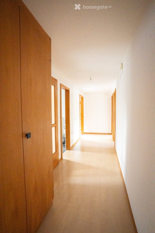 Charmante 5½-Zimmer-Wohnung im Chalet mit Wintergarten und grossem Privatgarten 19