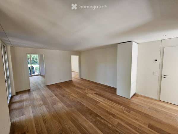 Erstbezug - hochwertige, moderne 3.5 Zimmerwohnung mit Balkon 2