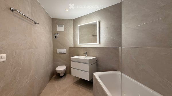 Frisch renovierte 3.5-Zimmer-Wohnung mit ca. 95 m² und zwei Balkonen 6