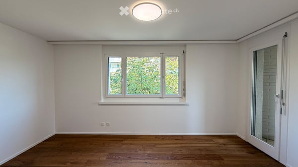 Frisch renovierte 3.5-Zimmer-Wohnung mit ca. 95 m² und zwei Balkonen 5