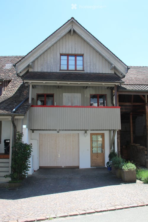 rusikale aber gleichzeitig moderne energieeffiziente 4 1/2 Z-Maisonette mit Einzelgarage