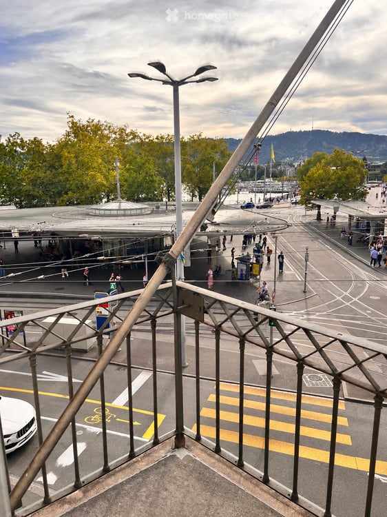 Repräsentative 3-Zimmer-Bürofläche mit Balkon direkt am Bellevue 9