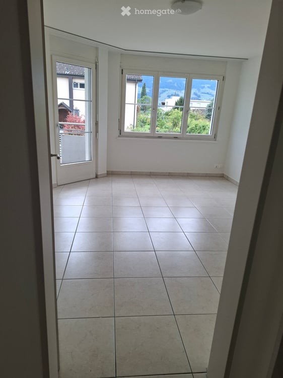 Helle 2.5-Zimmer-Wohnung in ruhiger Aussichtslage - Jona 3