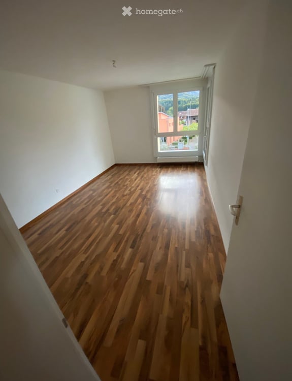Helle und geräumige 2.5-Zimmer-Wohnung in Thun mit Bergsicht 2