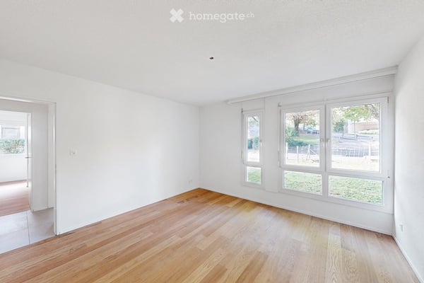 Perfekt gelegene Familienwohnung mit Balkon und Kamin in Zürich-Höngg 4