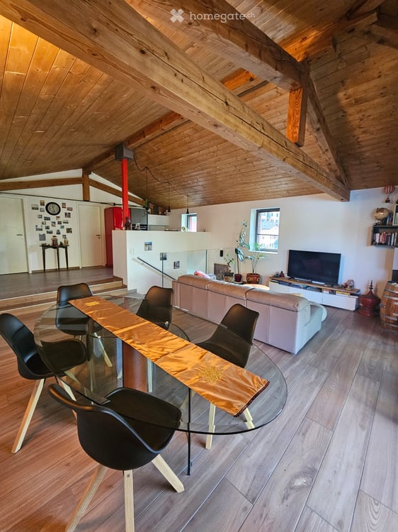 ELEGANTE ATTICO MANSARDATO CON SPLENDIDA VISTA LAGO E TERRAZZA PANORAMICA 5