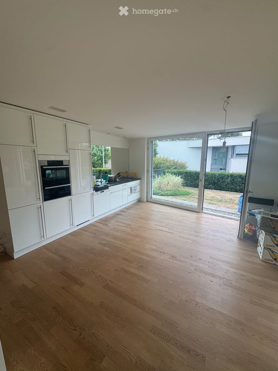 Moderne Wohnung mit Garten und Einstellplatz auf dem Bruderholz 2