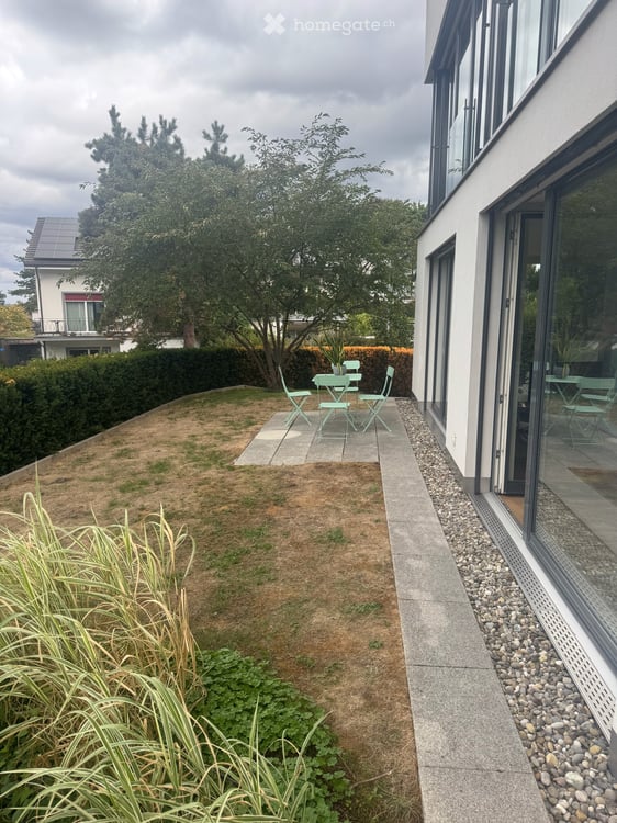 Moderne Wohnung mit Garten und Einstellplatz auf dem Bruderholz 1