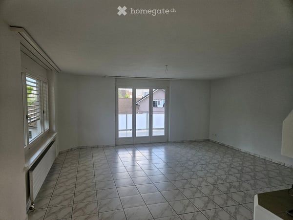 Helle 3.5-Zimmer-Wohnung mit Balkon und schöner Aussicht in Schwarzenbach SG 8