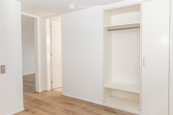 Moderne familienfreundliche 4.5 Zimmer Wohnung über dem Nebel 8