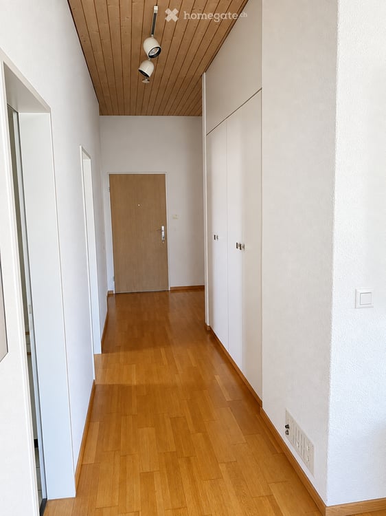 Helle, neu sanierte 3,5-Zimmer-Dachwohnung 3