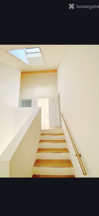 Modernes Wohnglück: Freistehendes 6.5-Zi-Einfamilienhaus mit Traumgarten & Pergola 6