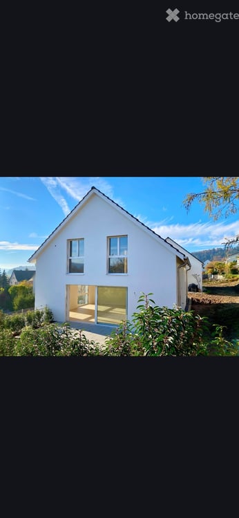 Modernes Wohnglück: Freistehendes 6.5-Zi-Einfamilienhaus mit Traumgarten & Pergola 3