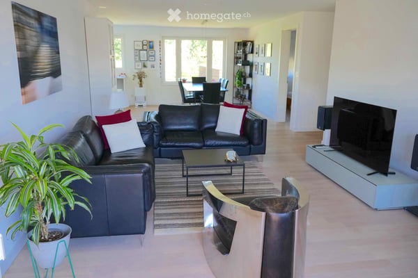 Schöne und grosszügige 4.5 Zimmer Wohnung mit viel Wohnkomfort 4
