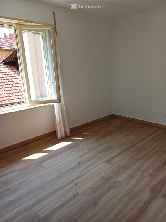 Luminoso appartamento di 3.5 locali con balcone a Lugano – Disponibile subito 5