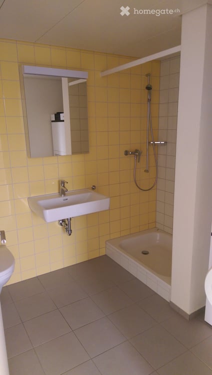 Moderne 2.5 Zi-Wohnung, direkt beim Bahnhof Suhr 4