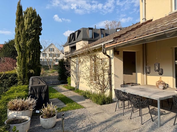 Charmanter Hausteil mit Garten und Abendsonne in Kilchberg 23