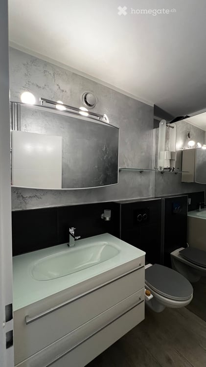 Renovierte 3.5-Zimmer-Wohnung mit 12 m² Abendsonnen-Balkon – Kindergarten & Schule vis-à-vis 6