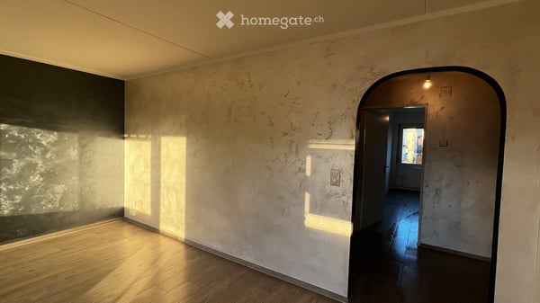 Renovierte 3.5-Zimmer-Wohnung mit 12 m² Abendsonnen-Balkon – Kindergarten & Schule vis-à-vis 4