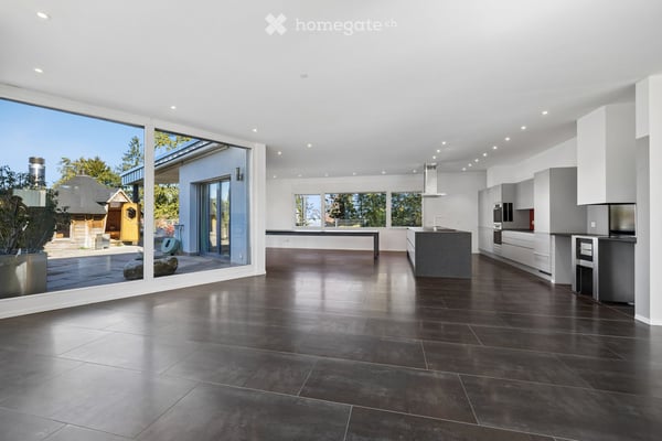 303 m² Attika mit Terrassen auf drei Seiten und Sauna