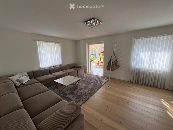 Renovierte 5.5-Zimmer-Doppelhaushälfte mit Studio, Wintergarten & Wärmepumpe 16