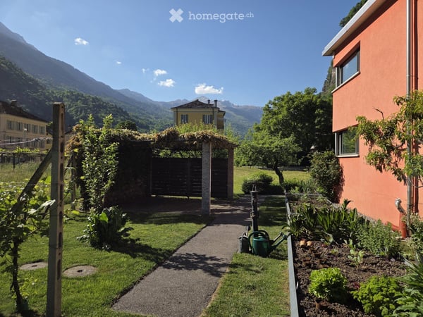 Moderne 3.5-Zimmer-Wohnung mit Weitsicht in Dongio / Appartamento 3,5 locali luminoso 3