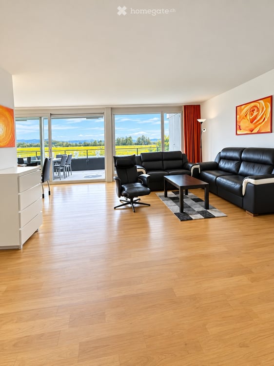 Lichtdurchflutete 3.5-Zimmer-Eigentumswohnung mit überdachtem Balkon 6