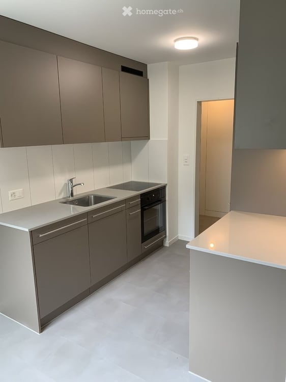 3.5-ZWG im 3.OG, in 8048 Zürich zu vermieten 2