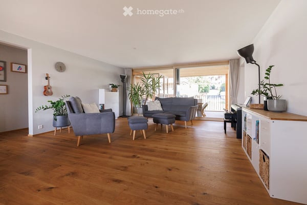 Naturnah und Neuwertig - Grosszügige 5.5 Zimmer Wohnung mit Weitblick 2