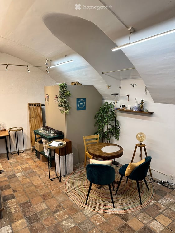 Charmantes Ladenlokal mit historischem Gewölbekeller in der Solothurner Altstadt 2