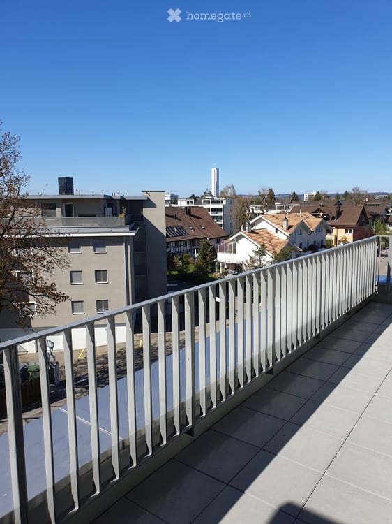 Spacious 4.5-Room Attic Apartment with Two Large Terraces in Dübendorf 11