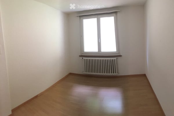3.5 Zimmer Wohnung, im obersten Stock mit schöner Aussicht 10