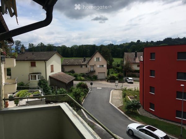 3.5 Zimmer Wohnung, im obersten Stock mit schöner Aussicht 3