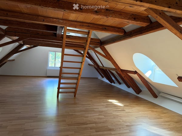 Charmante 1.5-Zimmer-Dachwohnung in historischem Gebäude – Langnau am Albis 4
