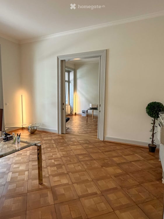 NACHMIETER GESUCHT im Weissen Schloss Zürich 5