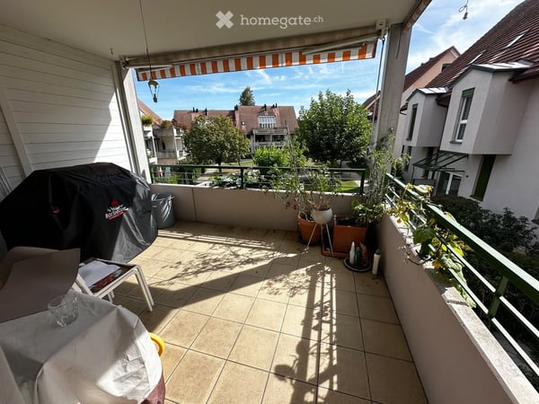 Wunderschöne, geräumige und praktische 4.5 Wohnung im 1. OG, an zentraler Lage 3