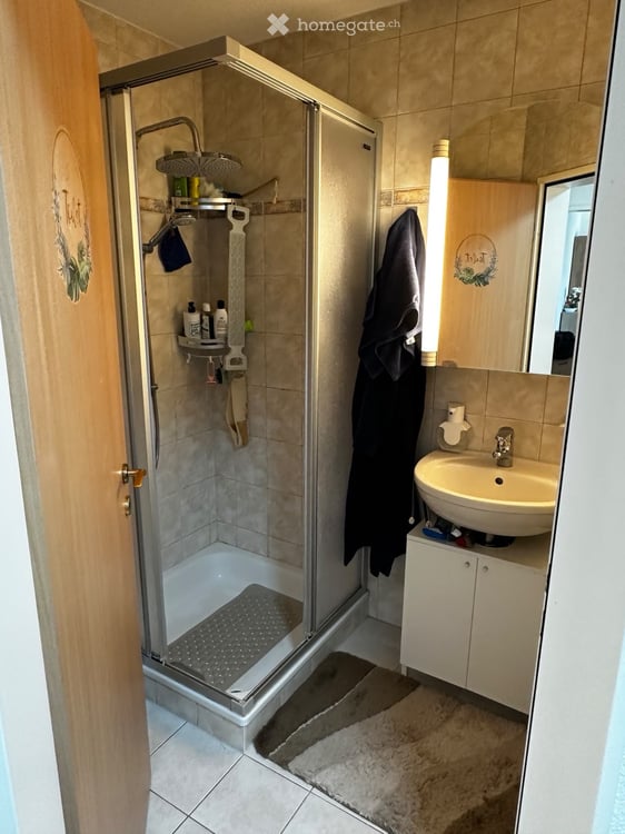Wunderschöne, geräumige und praktische 4.5 Wohnung im 1. OG, an zentraler Lage 9