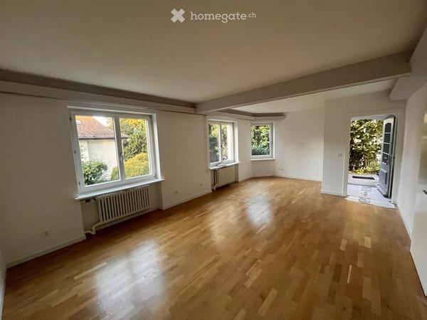 Bright and newly renovated 2.5-room apartment | Zurich Klusplatz (District 7) 1