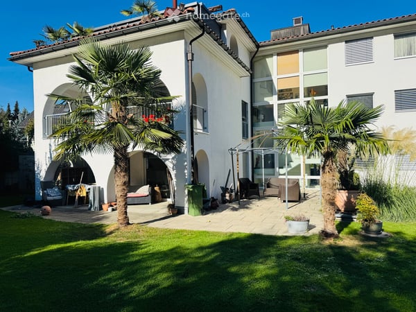 Helle und moderne 3.5 Zimmer Wohnung mit einem südländischen Garten in Niederurnen-GL- zu vermieten!