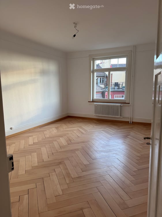Helle Altbauwohnung nahe Spyriplatz 3