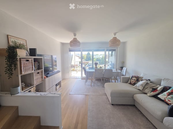 Appartement triplex 4,5 pièces avec terrasse, jardin et 2 balcons – Reprise de bail 01.12.2026
