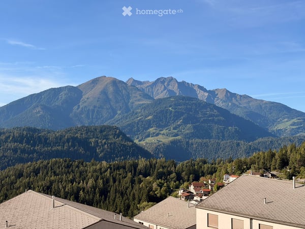 Charmante & moderne 3-Zimmer-Wohnung mit grossem Balkon und herrlicher Bergsicht in Trin Dorf 10