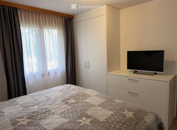Charmante & moderne 3-Zimmer-Wohnung mit grossem Balkon und herrlicher Bergsicht in Trin Dorf 3